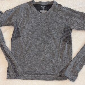 Old Navy Gray Long Sleeve Tee